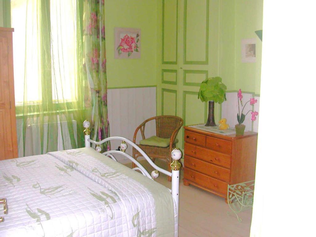 Chambres D'Hotes Les Pensees Douces Auxerre Ruang foto